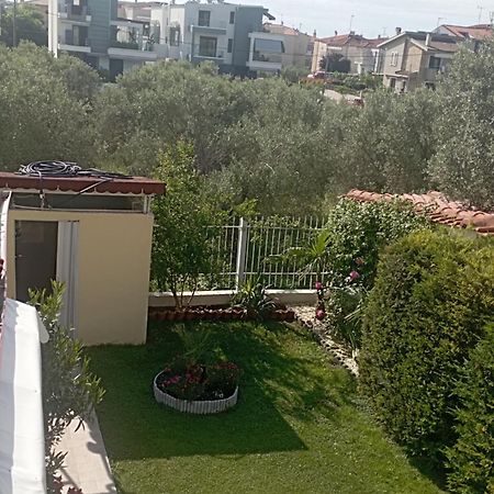 Райский Уголок Nea Moudania Bagian luar foto