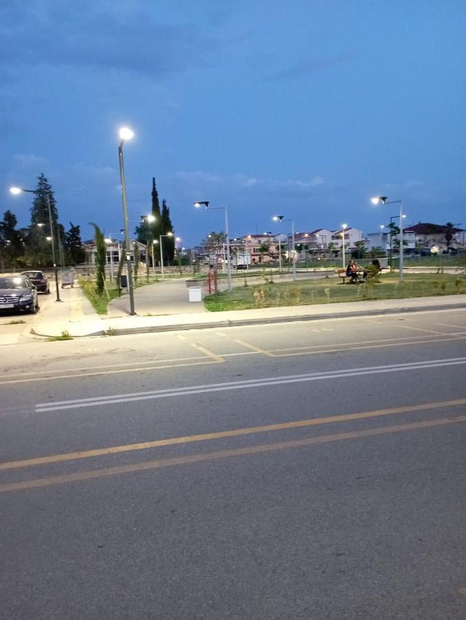 Райский Уголок Nea Moudania Bagian luar foto